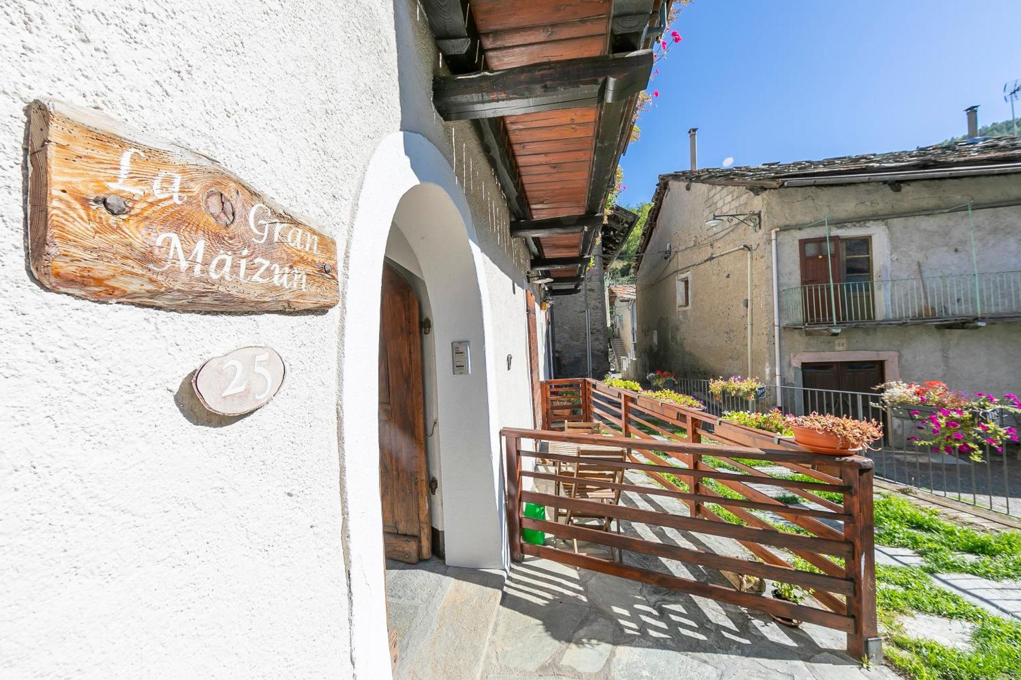 San Marco Lodge Apt Mountain Retreat - Happy Rentals Oulx Bagian luar foto