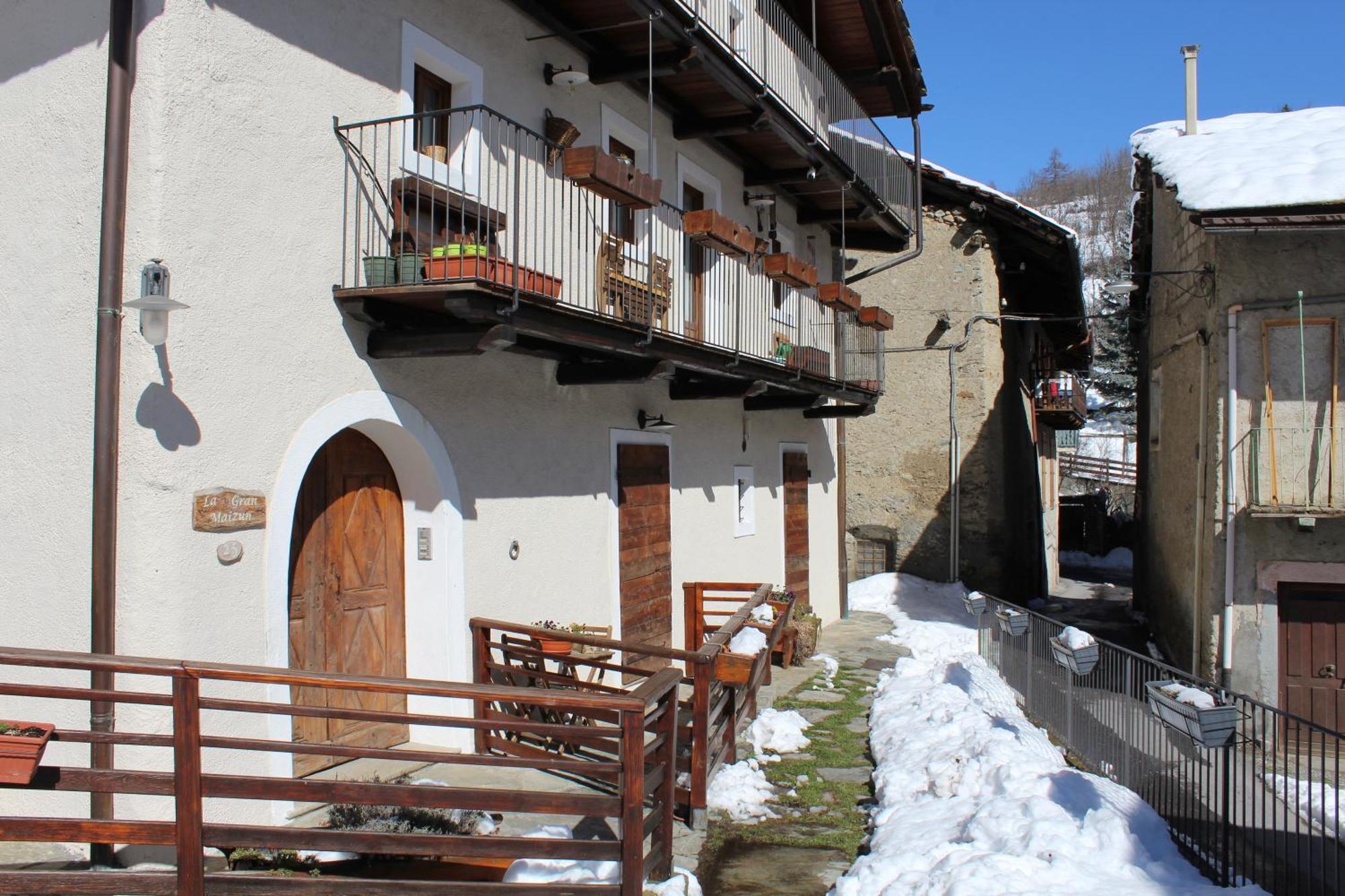 San Marco Lodge Apt Mountain Retreat - Happy Rentals Oulx Bagian luar foto